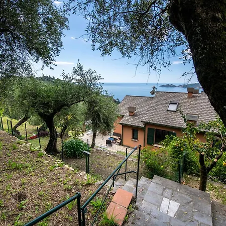 231c- Casa Sant'ambrogio Vista Mare, 2 Chilometri Dal Centro Di E Dal Mare *