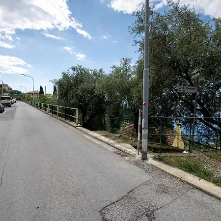 231c- Casa Sant'ambrogio Vista Mare, 2 Chilometri Dal Centro Di E Dal Mare Διαμέρισμα *